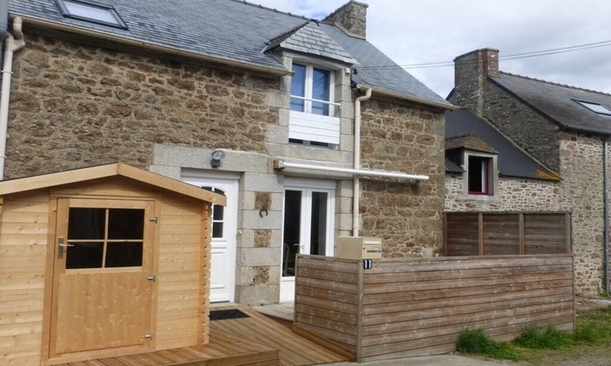 Pleurtuit Cottage | Gîte-ES Omnes-Ensuite with Shower