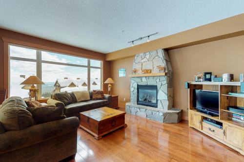 Big White Ski Resort Apartment | Glacier Lodge