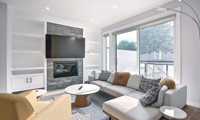 Glenbrook House | Glamorous Vines , 10 minutes to Downtown