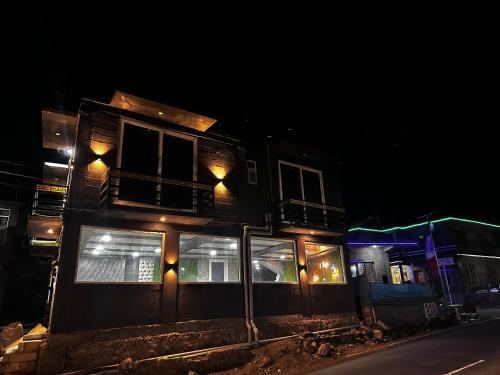 Jispa Hotel | Glampfire Hotel and Cafe