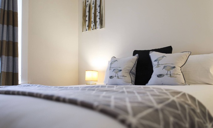 North Glasgow Apartment | Glasgow, 3 Bed Close to City Centre w/Free Street Parking
