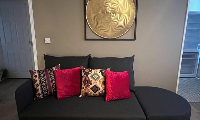 Glastonbury Apartment | Glastonbury High Street Sanctuary- 2 Bedroom, Sleeps 4