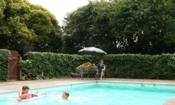 Hangatiki Hotel | Glowworm Motel