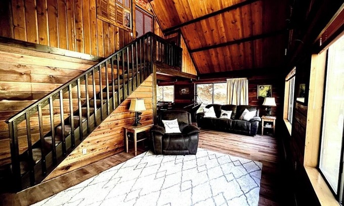 West Glacier House | Going To The Sun Retreat 5 Minutes to Glacier Park