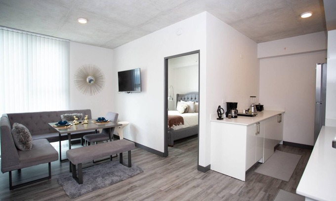 Mata Redonda Apartment | Gold Rabbit at 26, City Views and Wonderland Vibes!