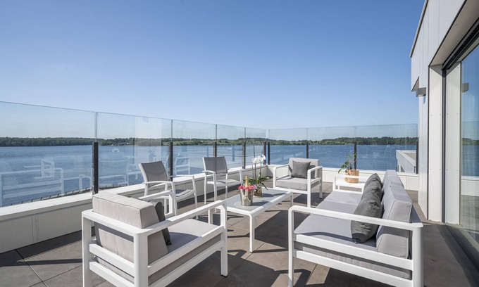 Froidchapelle Hotel | Golden Lakes Hotel