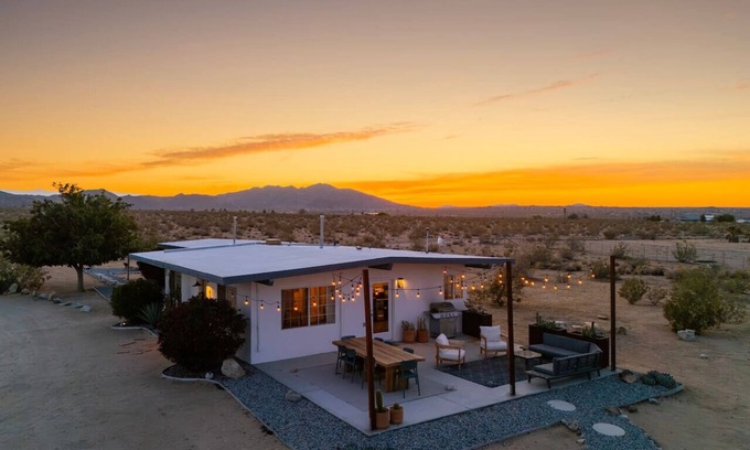 Joshua Tree House | Golden Nugget | Panoramic Views & Peaceful Nights