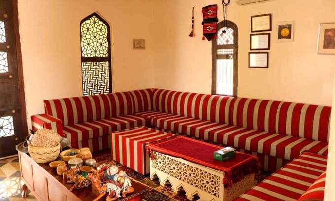 Jalan Bani Buhassan House | Golden Palm Oasis Royal Palm Classic Suite