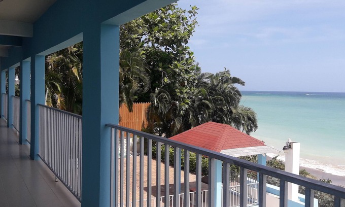 Morant Bay Hotel | Golden Shore Resort