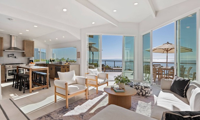 Summerland House | Goldenview - Elevated Elegance with Panoramic Views