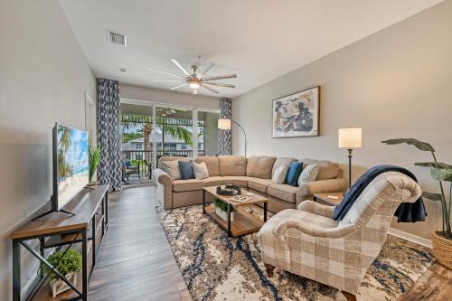 Naples Villa | Golf Condo- Resort Pool- LakeView- 10mi to beaches