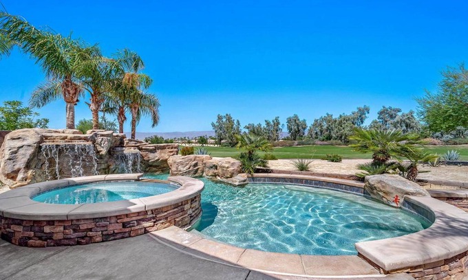 La Quinta House | Golf Course home w/Casita, pool/Spa, Waterfall, Outdoor Kitchen and Fire Pit