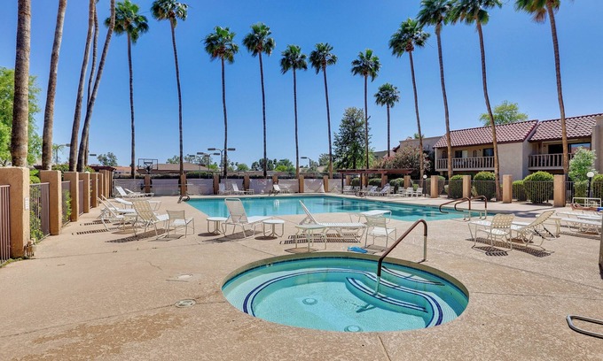 McCormick Ranch Condo | Golfer's Haven: Scottsdale Gem Near 21 Courses