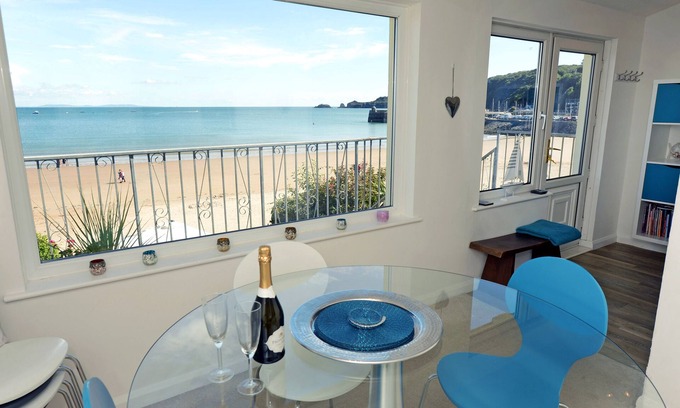 Saundersfoot Apartment | Gone to the Beach - Sea Views, Direct Beach Access