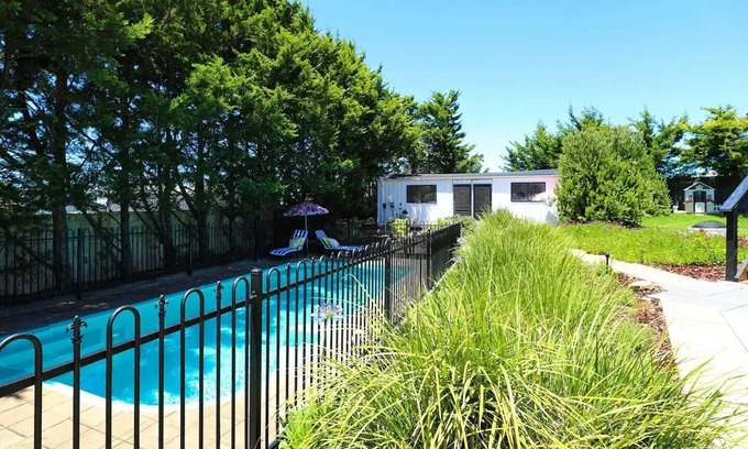 Goolwa Beach House | Good Times Retreat - Pool & Beach