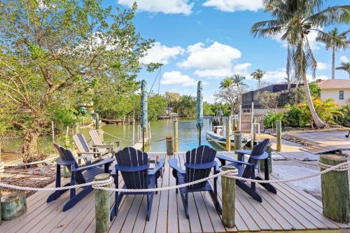 Goodland House | Goodland pet-friendly home with dock and kayaks
