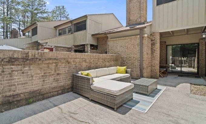 Cameron Wood House | Gorgeous 2 BR near Carowinds - Patio - Pool