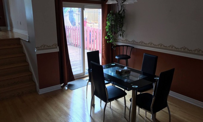 Brampton House | ★ Gorgeous 3 Bedroom Luxurious Home ★ PRIVATE