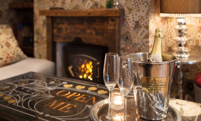 Brighton City Centre House | Gorgeous 'Alice in Wonderland' Cottage in the Lanes, Brighton Pier/Seafront