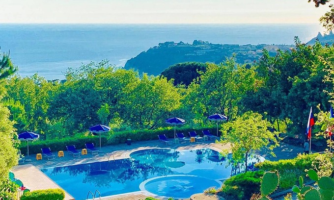 Santa Maria Apartment | Gorgeous apartment in Ricadi