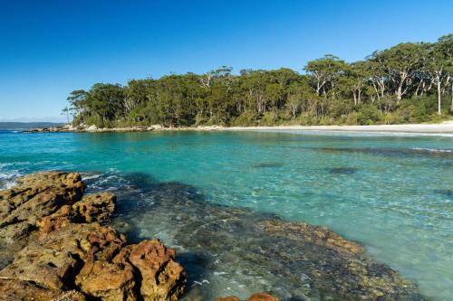 Vincentia House | Gorgeous Beachside Cottage Jervis Bay