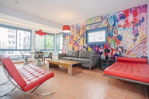 Kerem HaTeimanim Apartment | gorgeous By-the-Beach
