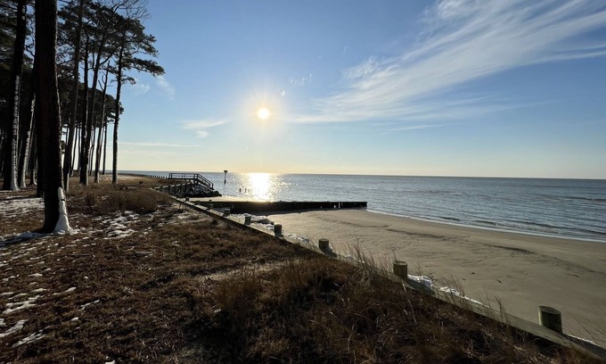 Jamesville House | Gorgeous contemporary bay front home. Huge yard and private beach!