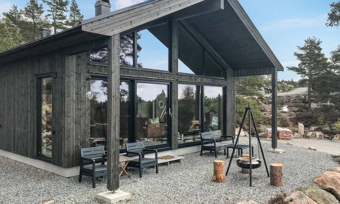 Øvre Ramse House | Gorgeous home in Dølemo with WiFi