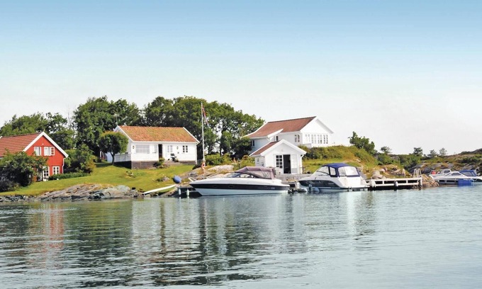 Flekkerøy House | Gorgeous home in Flekkerøy with WiFi