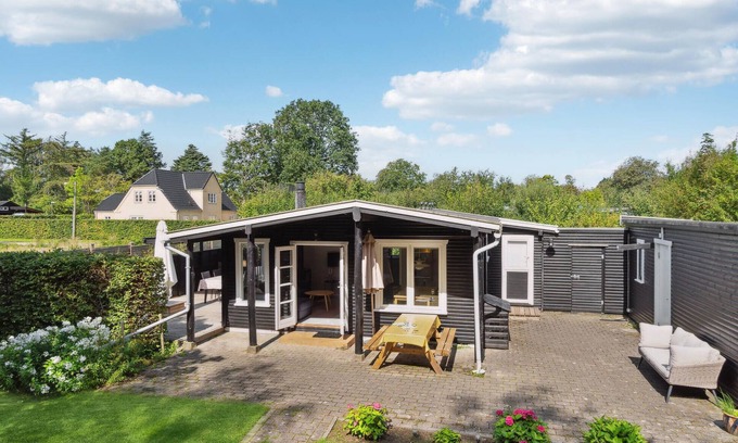 Smidstrup Strand House | Gorgeous home in Gilleleje with kitchen