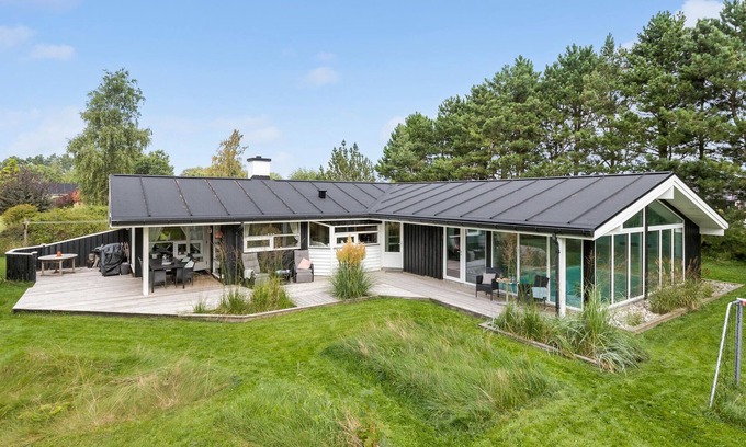 Skodshoved House | Gorgeous home in Knebel with sauna