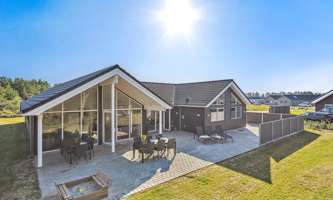 Houstrup House | Gorgeous home in Nørre Nebel with sauna