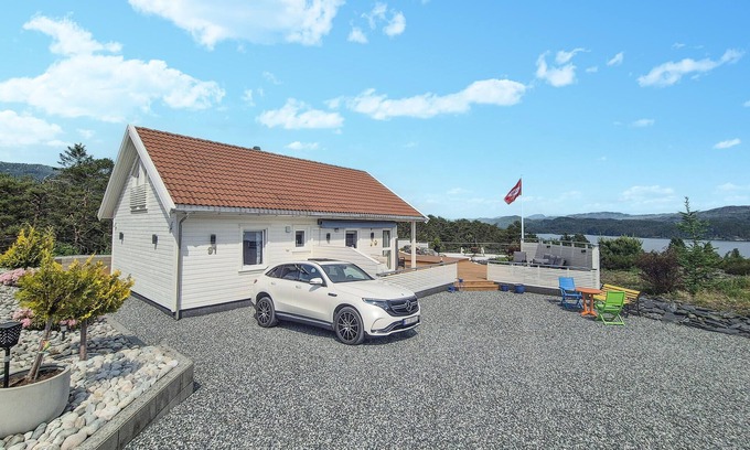 Fusa House | Gorgeous home in Nordtveitgrend