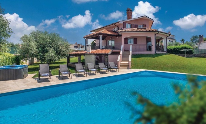Rosini House | Gorgeous home in Nova Vas