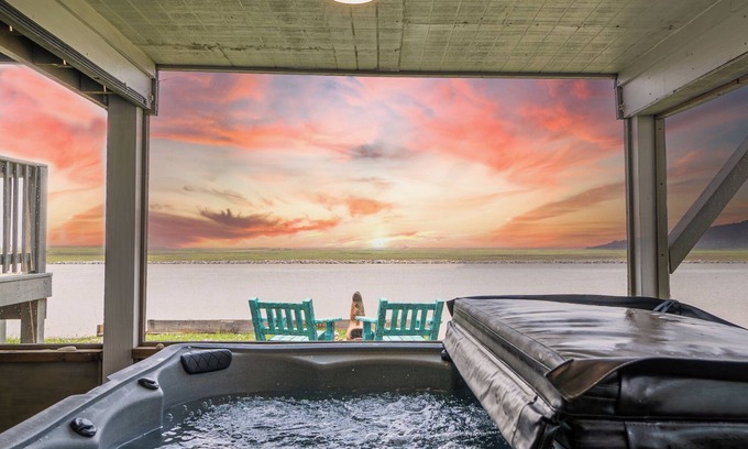 Cedar Lane House | Gorgeous Home on Sargent Beach & ICW! w/Screen Porch & Hot Tub