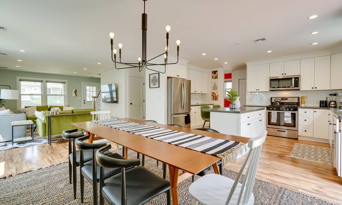 Keansburg House | Gorgeous Keansburg Home w/Pool: Walk to Beach!