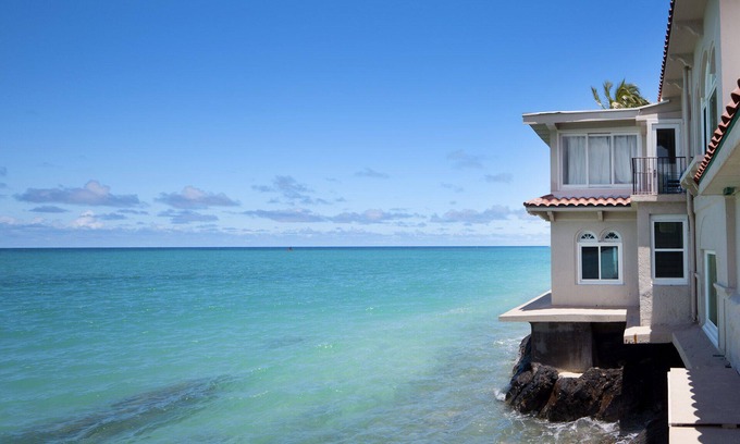 Kailua Villa | Gorgeous Lankai Villa with Access to Secluded White Sand Beach