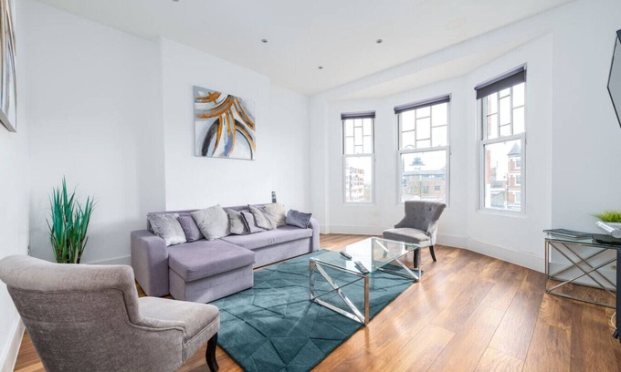 Muswell Hill Apartment | Gorgeous London Flat - Newly Furnished (MHB350)