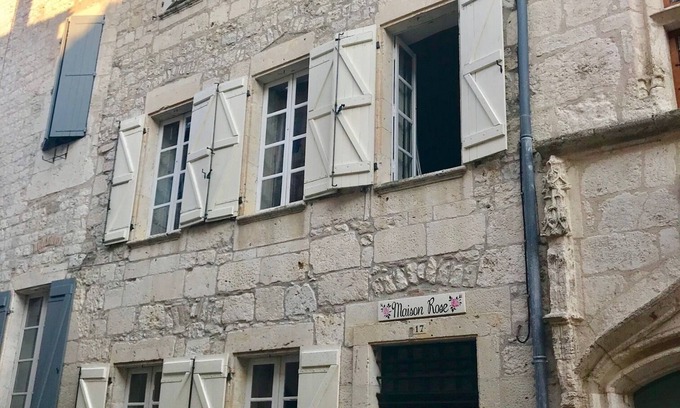 Lauzerte House | Gorgeous Medieval Village House