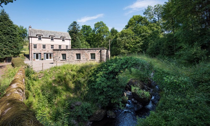 Monzie House | Gorgeous Mill House for family or group accommodation