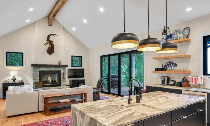 Mill Spring House | Gorgeous Modern Mountain Home