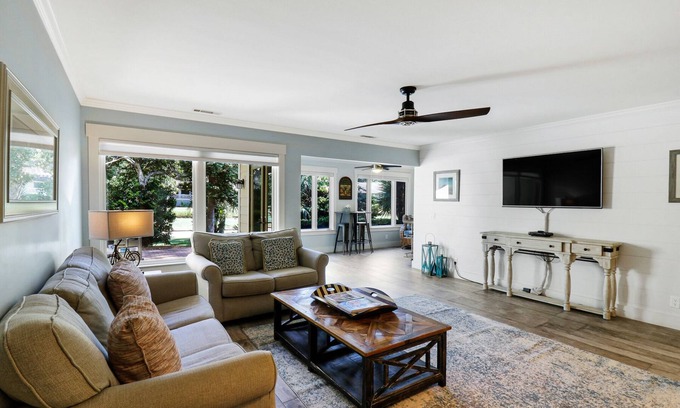 Sea Pines Villa | Gorgeous newly renovated Sea Pines Villa with golf course and lagoon views