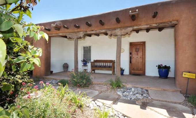 Historic Eastside House | Gorgeous on Garcia: Lux Adobe. Walking Distance to Plaza and Canyon Rd. Hot Tub!