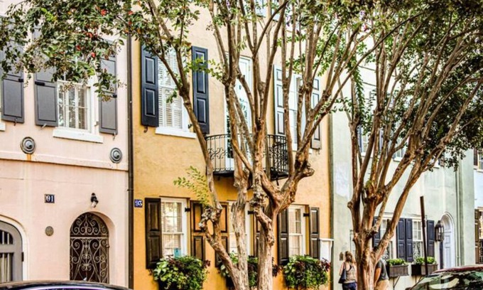 Summerville Historic District Apartment | Gorgeous Studio above Azalea Cocktail Bar & Gardenn