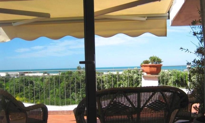Fregenae Villa | Gorgeous Villa in Fregene sea view with large garden and bbq