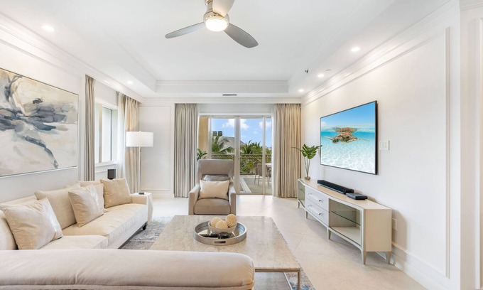 Seven Mile Beach Condo | Gorgeous Waterfront Private Residence at The Ritz-Carlton Resort