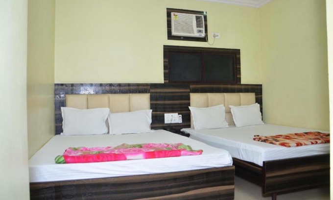 Kolkata House | Goroomgo Dev Guest House Howrah, Kolkata