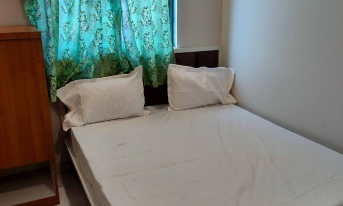 GIDC Hotel | Goroomgo Janata Inn Gujarat
