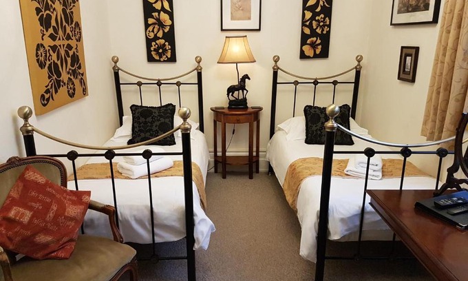 East Grinstead Bed & Breakfast | Gothic House