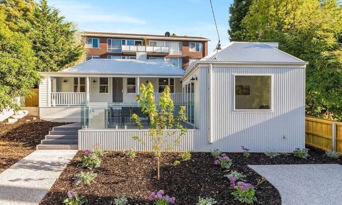 Hobart Central Business District Cottage | Goulburn Cottage - Comfort, Style and Location